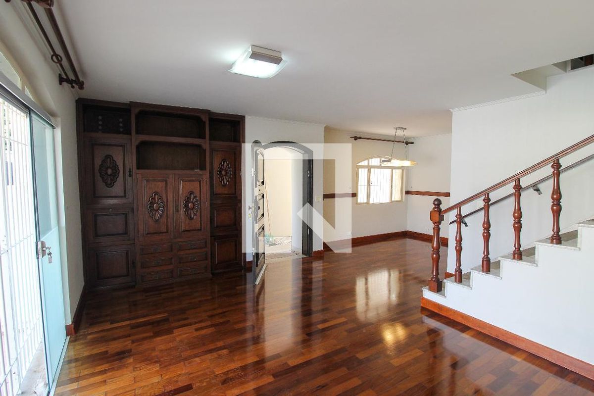 Casa, 3 quartos, 230 m² - Foto 2
