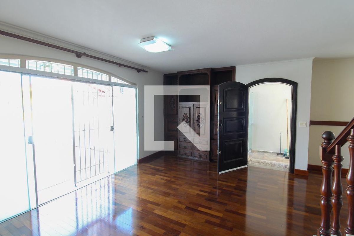 Casa, 3 quartos, 230 m² - Foto 1