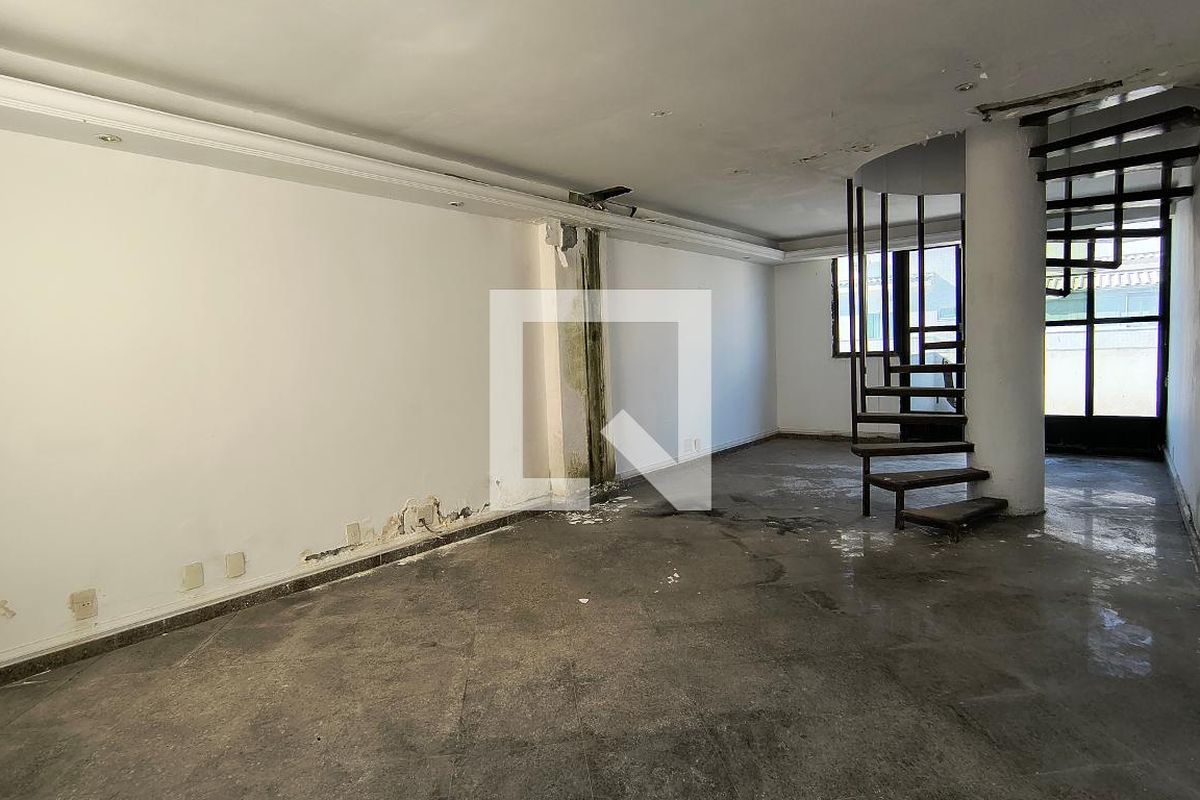 Cobertura, 3 quartos, 223 m² - Foto 1