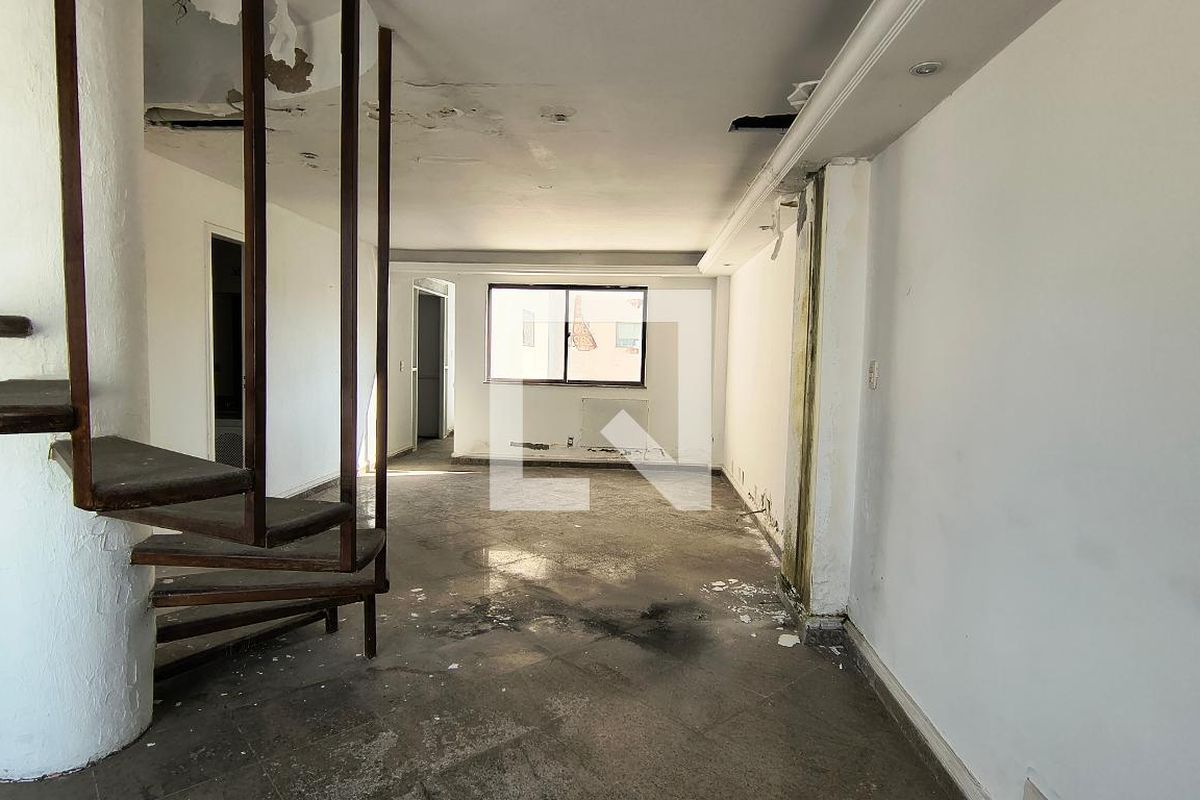 Cobertura, 3 quartos, 223 m² - Foto 4