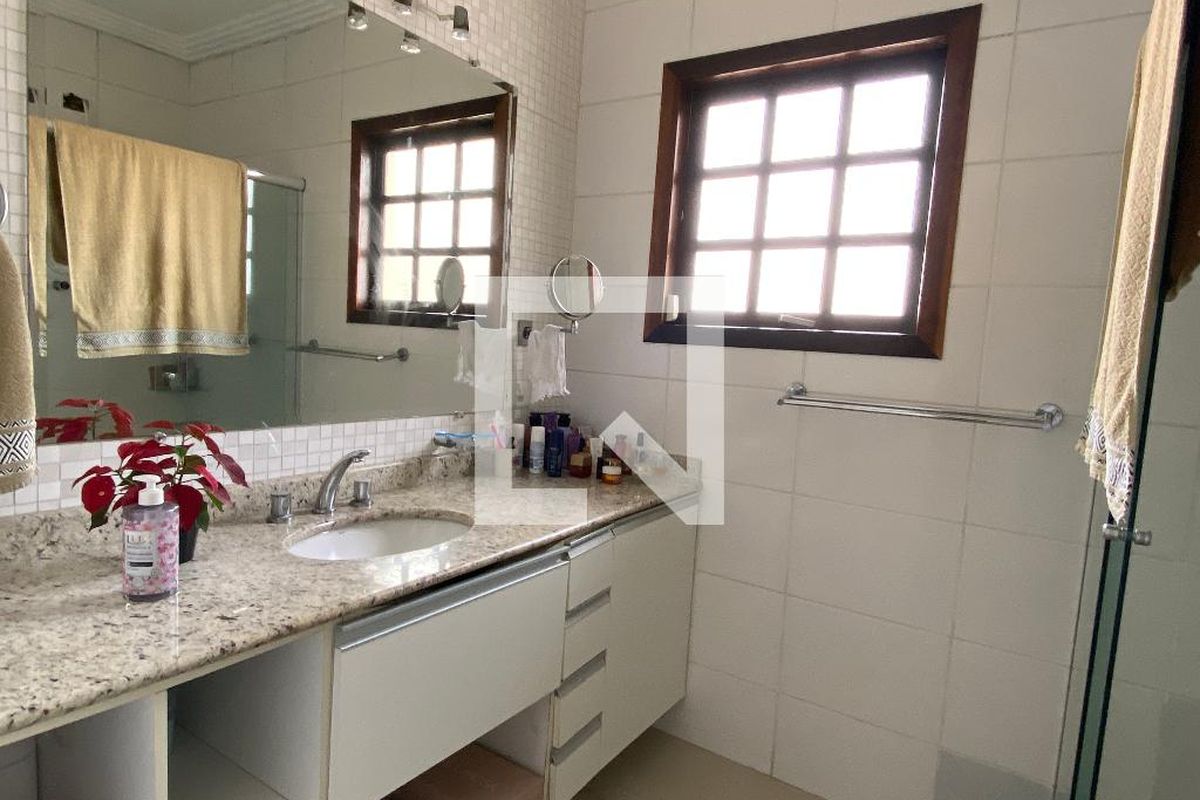 Casa, 3 quartos, 278 m² - Foto 43