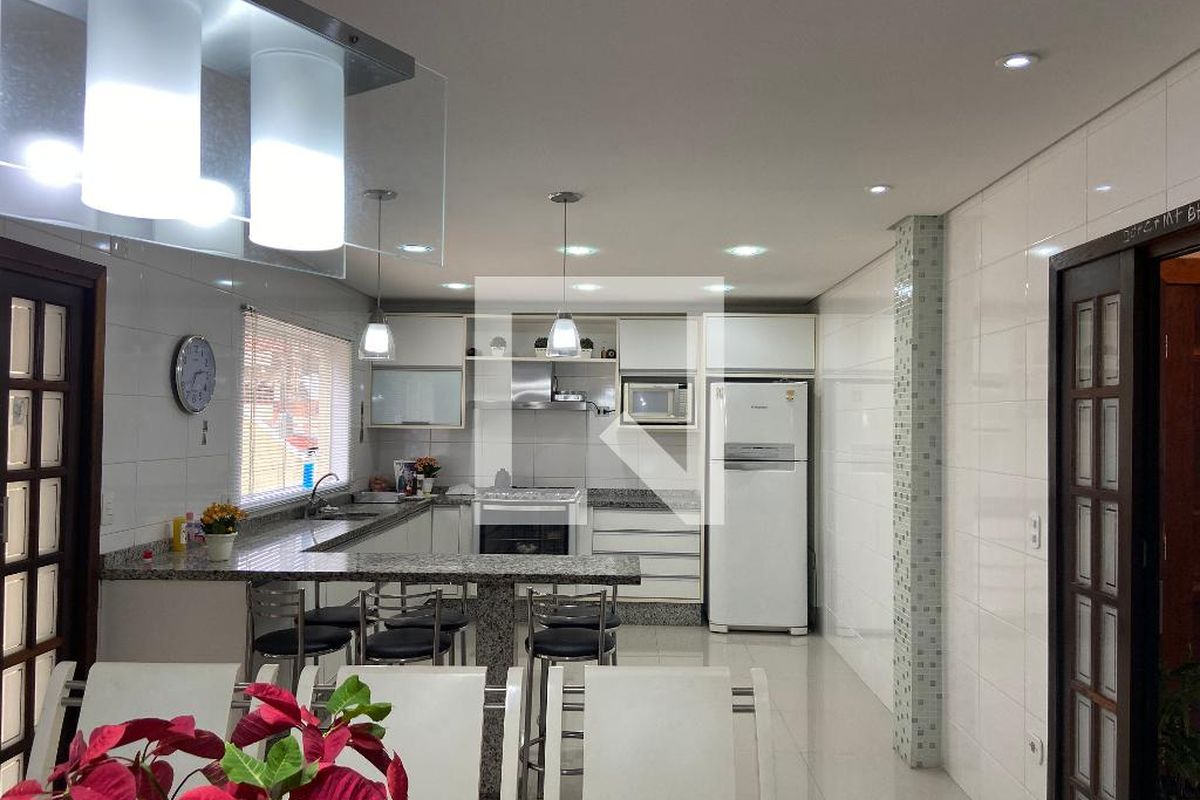 Casa, 3 quartos, 278 m² - Foto 62