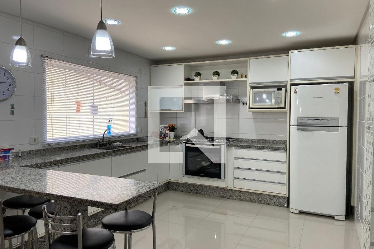 Casa, 3 quartos, 278 m² - Foto 60