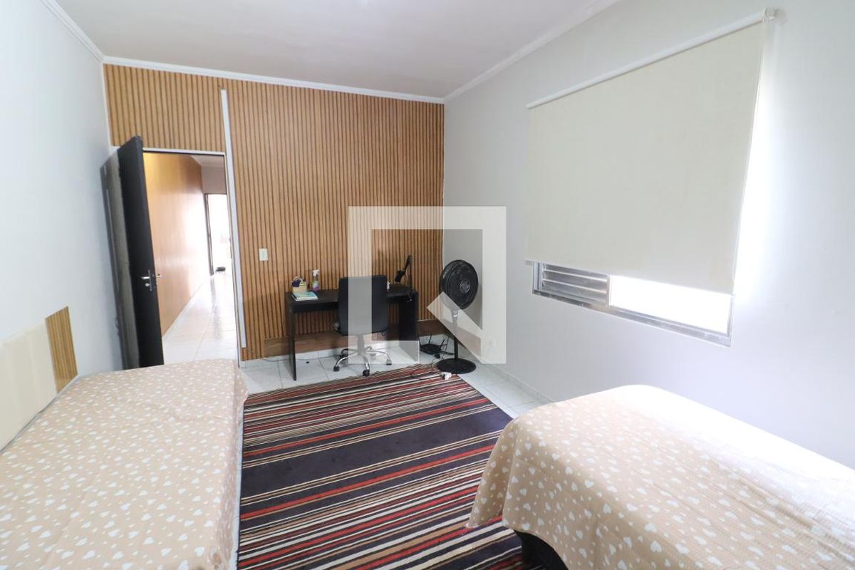 Casa, 3 quartos, 250 m² - Foto 14