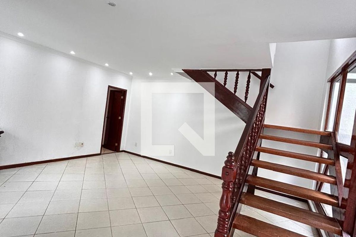 Casa, 3 quartos, 250 m² - Foto 6