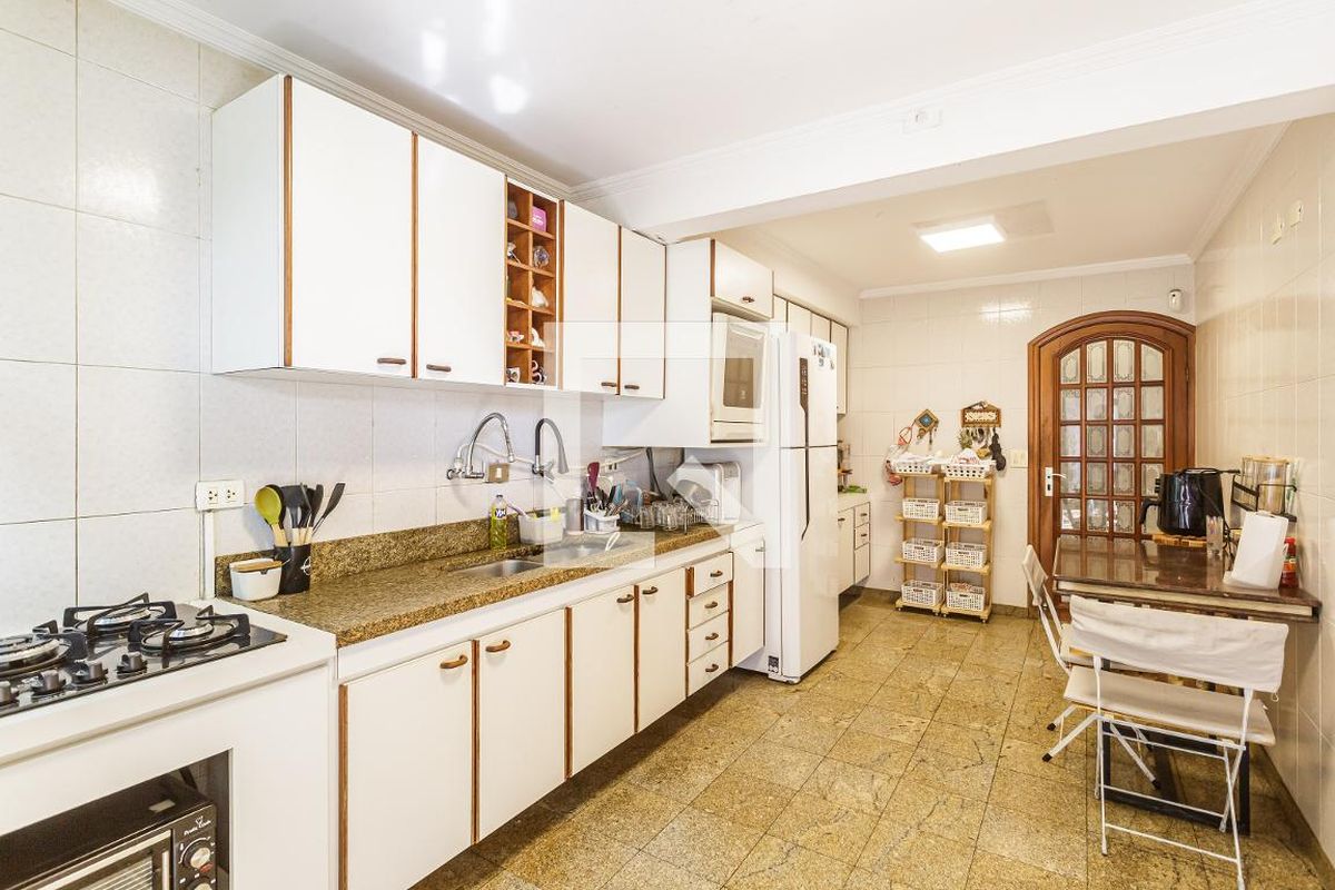 Casa, 3 quartos, 220 m² - Foto 34