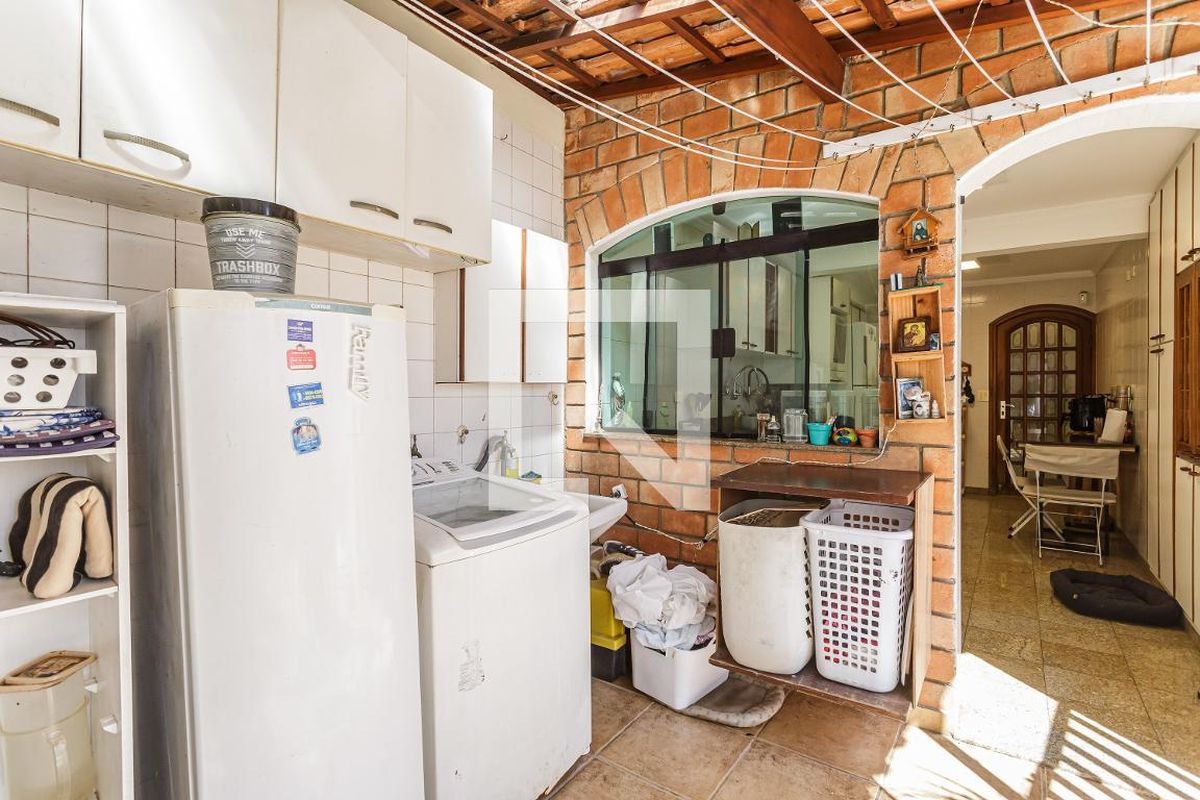 Casa, 3 quartos, 220 m² - Foto 37