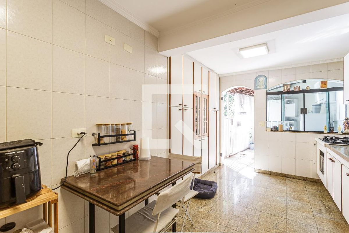 Casa, 3 quartos, 220 m² - Foto 33