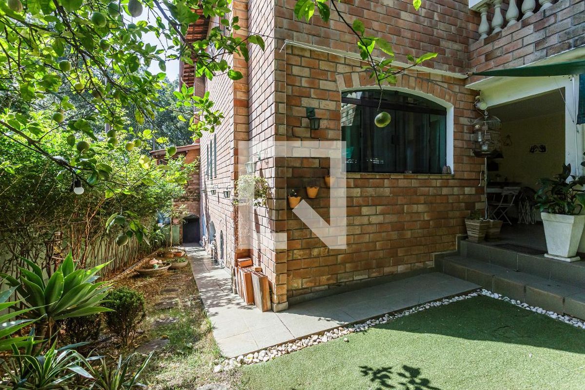 Casa, 3 quartos, 220 m² - Foto 48