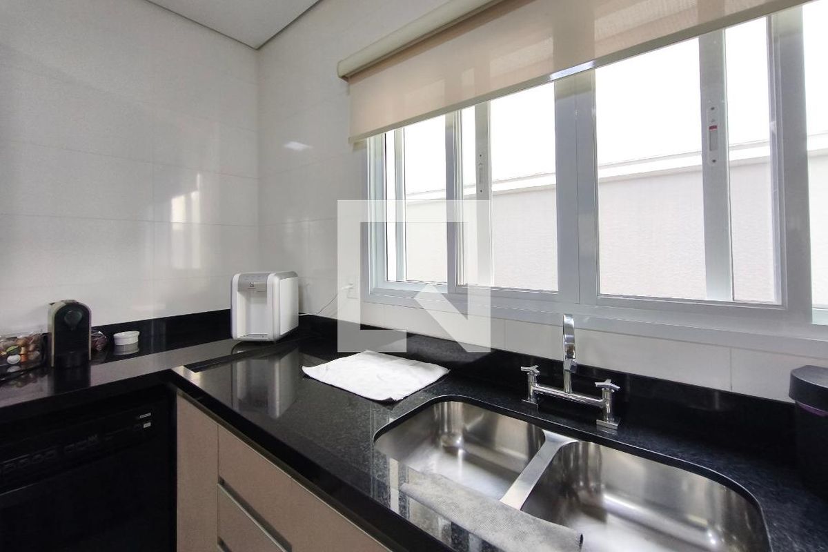 Casa à Venda - Swiss Park, 3 Quartos,  360 m2 em , Campinas - sp | SoloBR