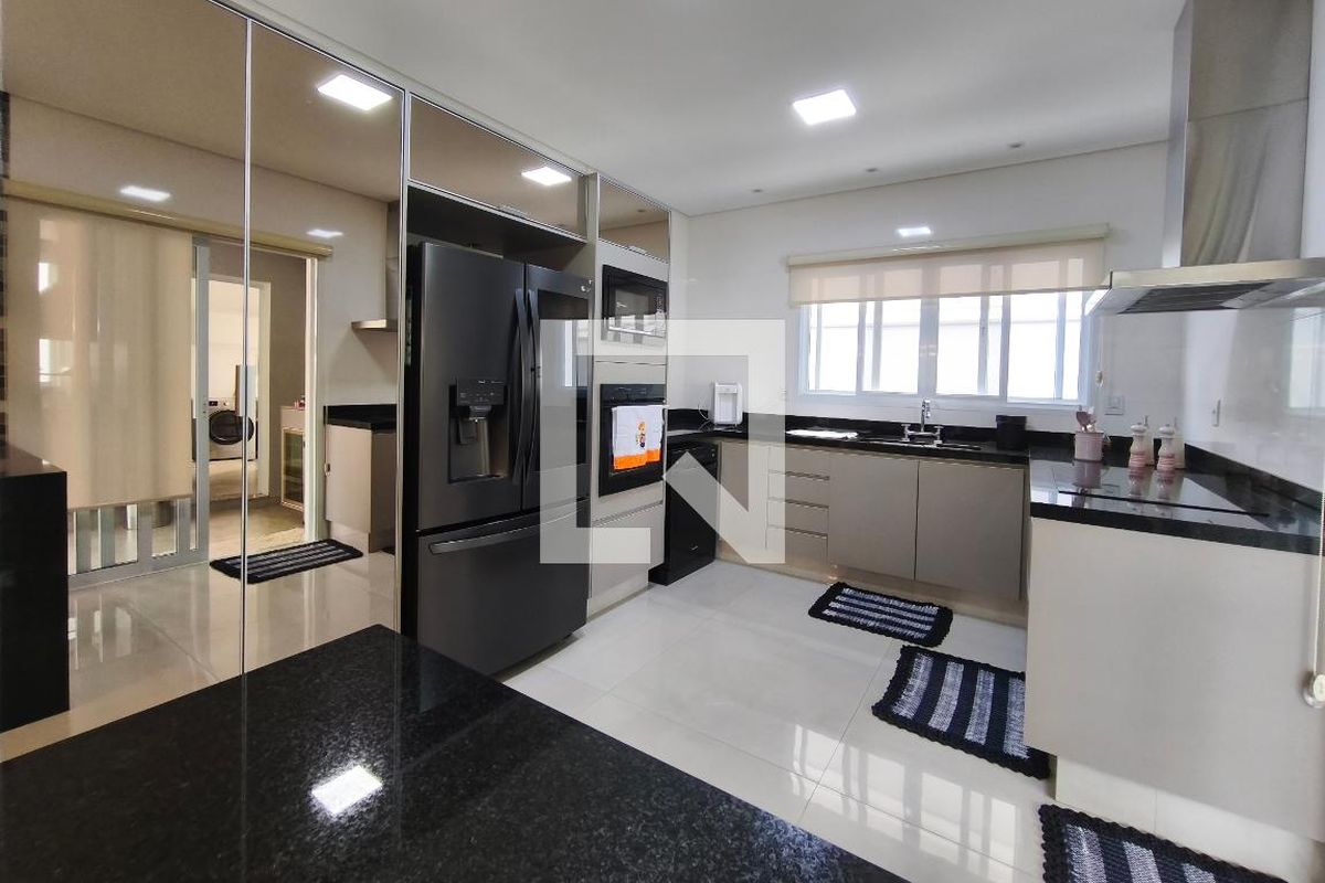 Casa à Venda - Swiss Park, 3 Quartos,  360 m2 em , Campinas - sp | SoloBR