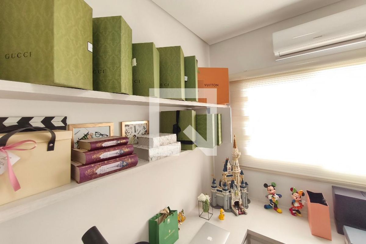 Casa à Venda - Swiss Park, 3 Quartos,  360 m2 em , Campinas - sp | SoloBR