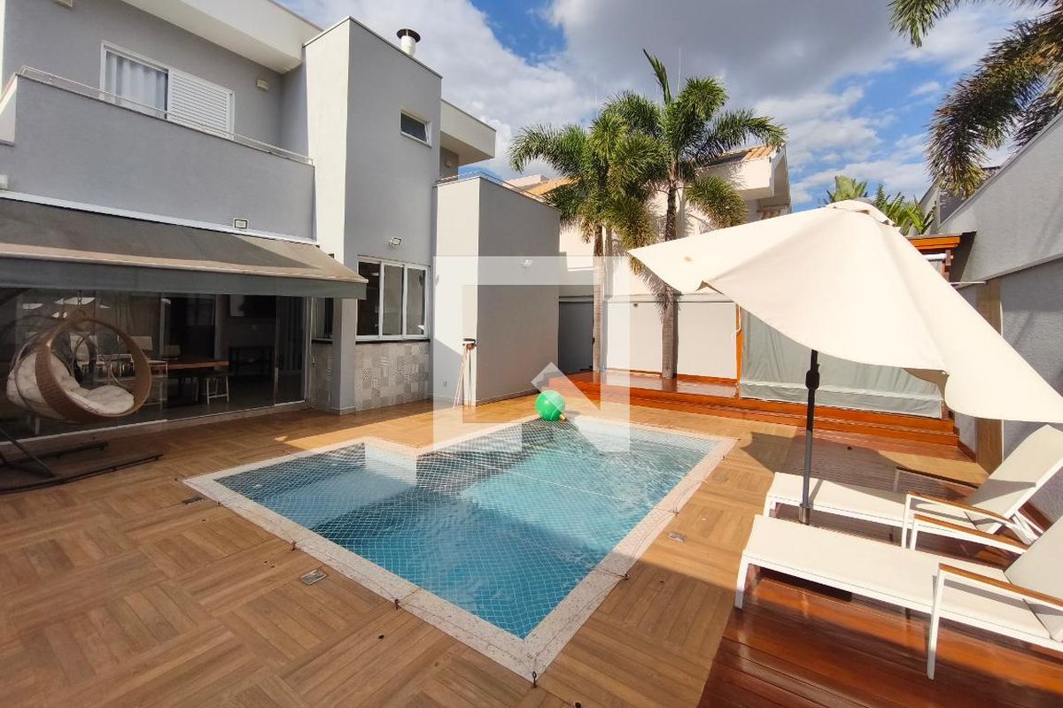 Casa à Venda - Swiss Park, 3 Quartos,  360 m2 em , Campinas - sp | SoloBR