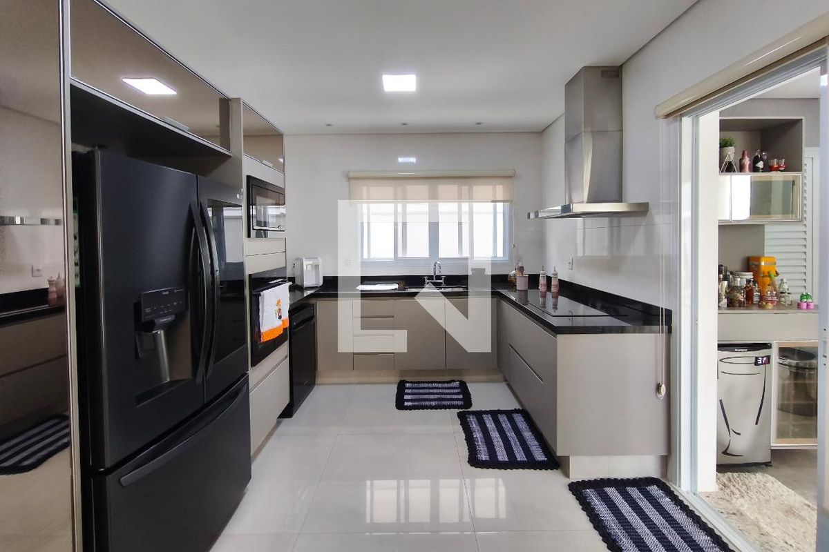 Casa à Venda - Swiss Park, 3 Quartos,  360 m2 em , Campinas - sp | SoloBR