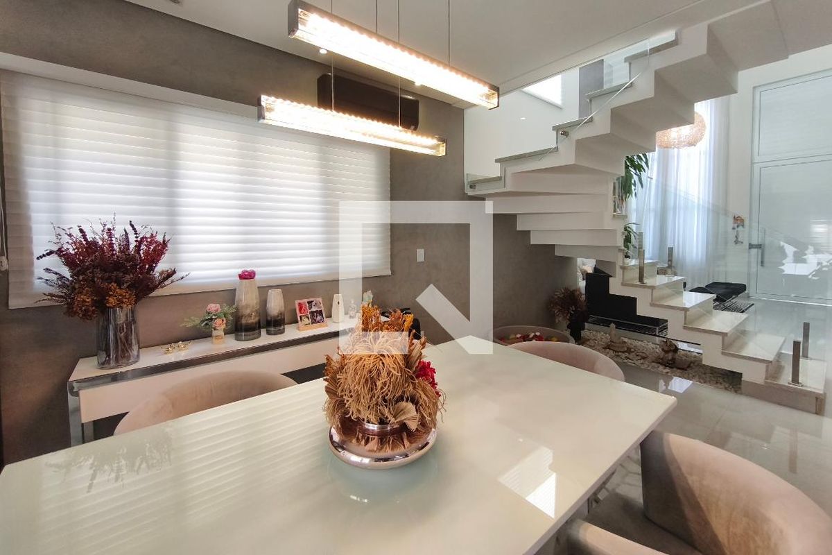 Casa à Venda - Swiss Park, 3 Quartos,  360 m2 em , Campinas - sp | SoloBR