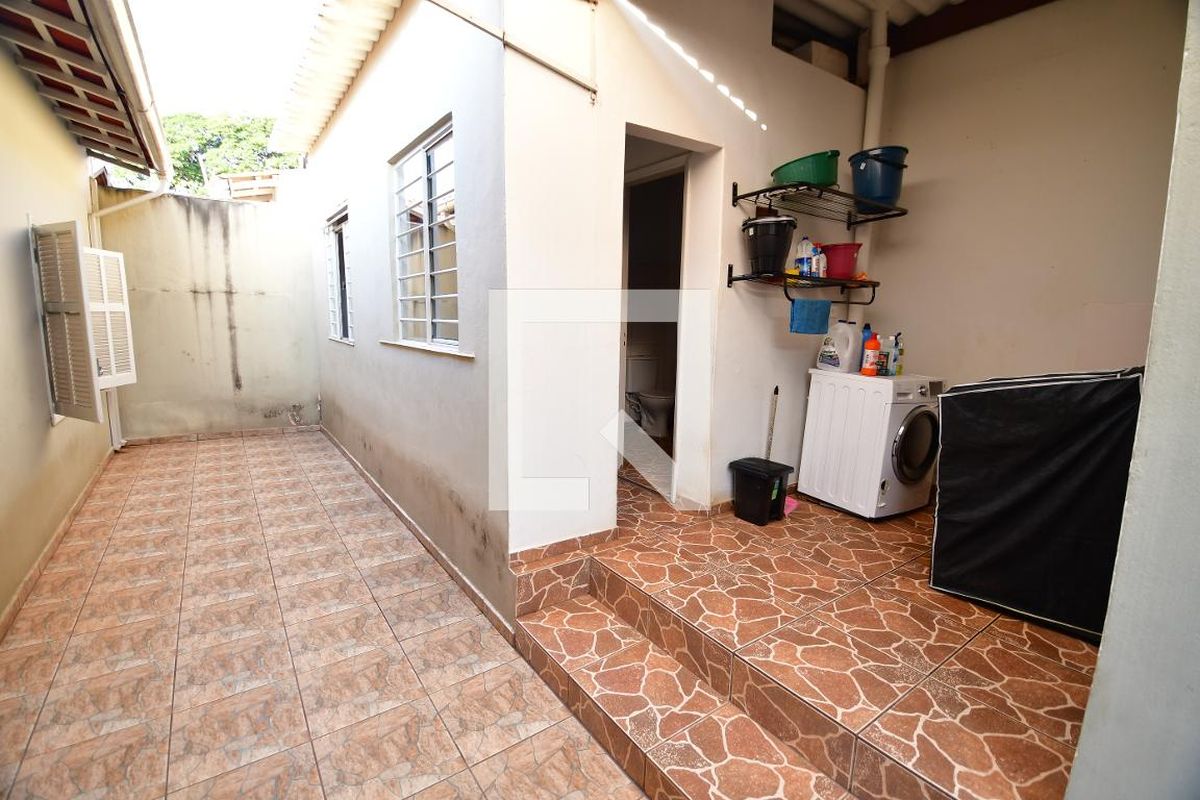 Casa à Venda - Jardim Flamboyant, 3 Quartos,  161 m2 em , Campinas - sp | SoloBR