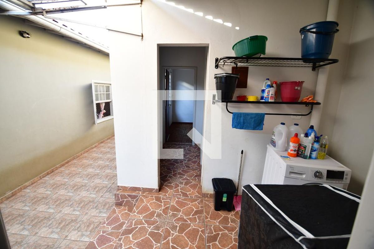 Casa à Venda - Jardim Flamboyant, 3 Quartos,  161 m2 em , Campinas - sp | SoloBR