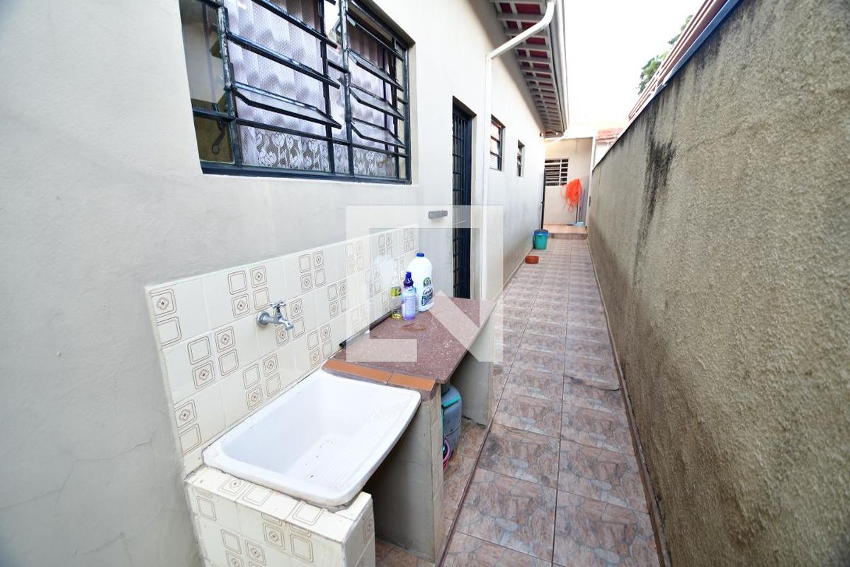 Casa à Venda - Jardim Flamboyant, 3 Quartos,  161 m2 em , Campinas - sp | SoloBR