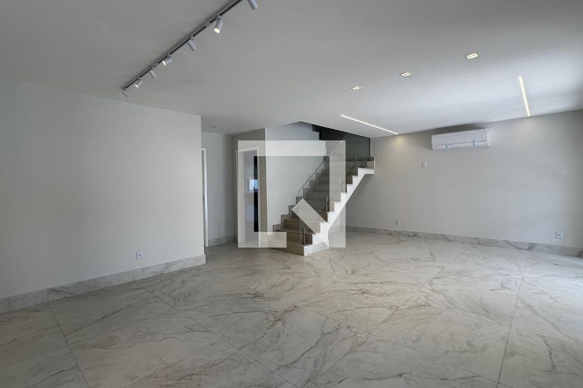 Casa, 4 quartos, 273 m² - Foto 2