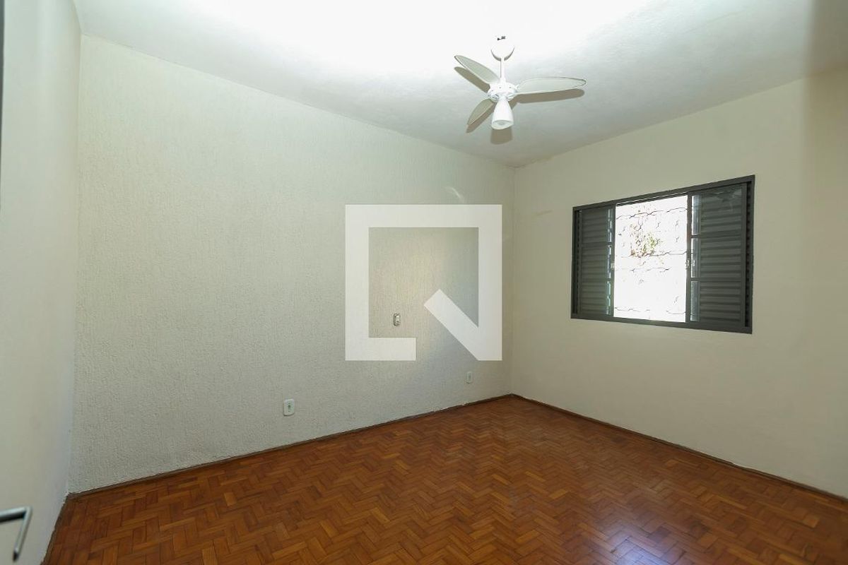 Casa à Venda - Jardim Flamboyant, 2 Quartos,  300 m2 em , Campinas - sp | SoloBR