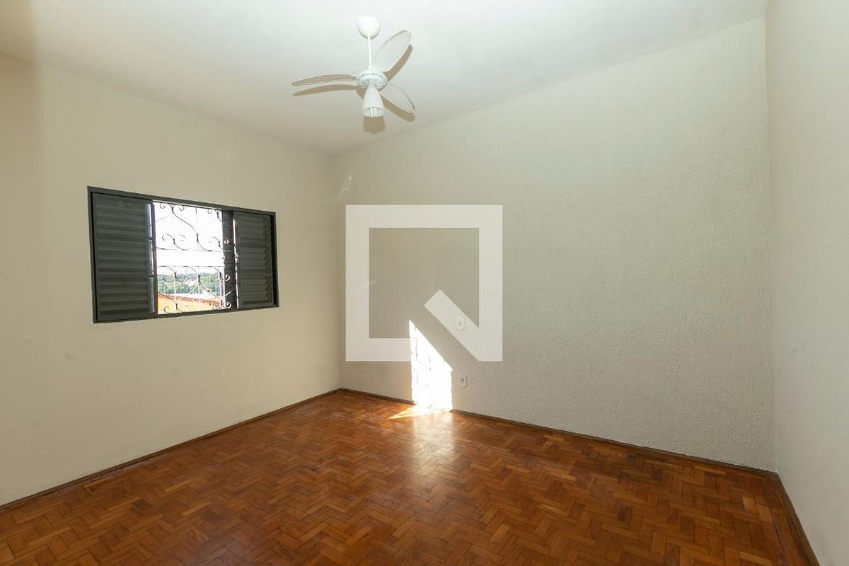 Casa à Venda - Jardim Flamboyant, 2 Quartos,  300 m2 em , Campinas - sp | SoloBR