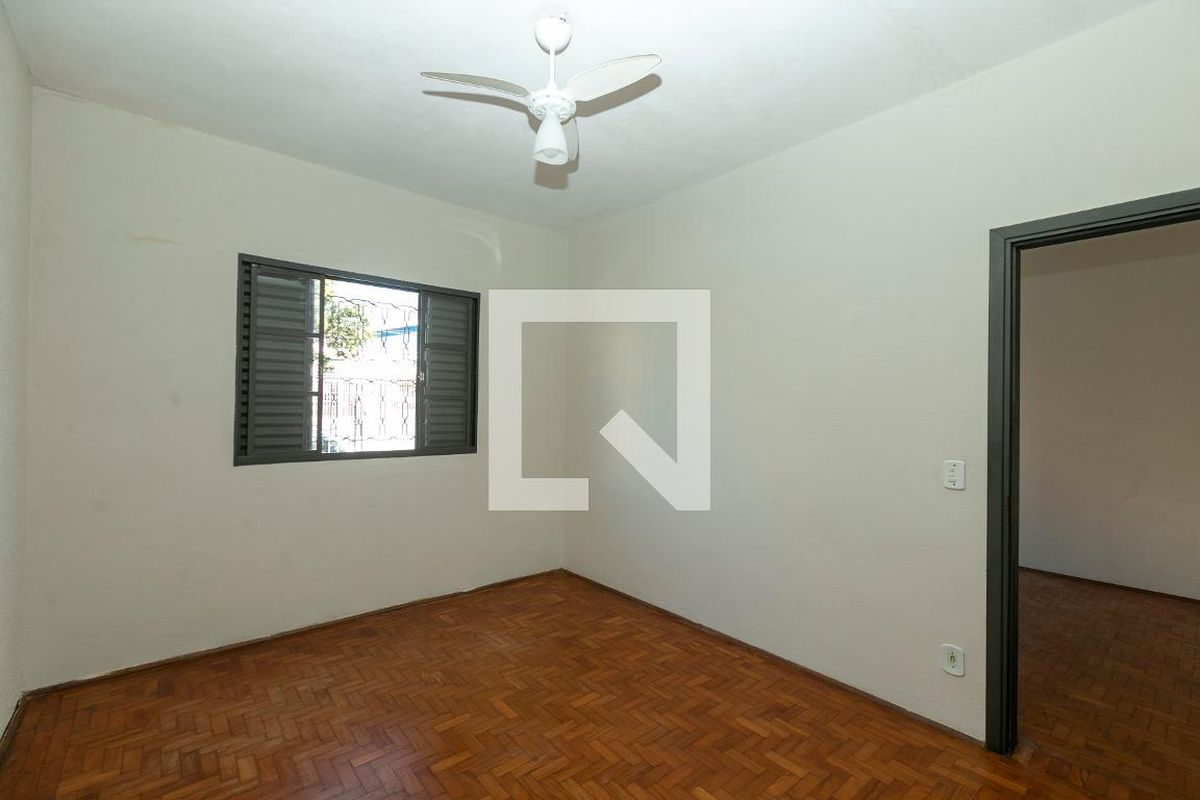 Casa à Venda - Jardim Flamboyant, 2 Quartos,  300 m2 em , Campinas - sp | SoloBR