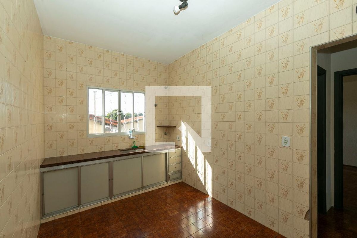 Casa à Venda - Jardim Flamboyant, 2 Quartos,  300 m2 em , Campinas - sp | SoloBR