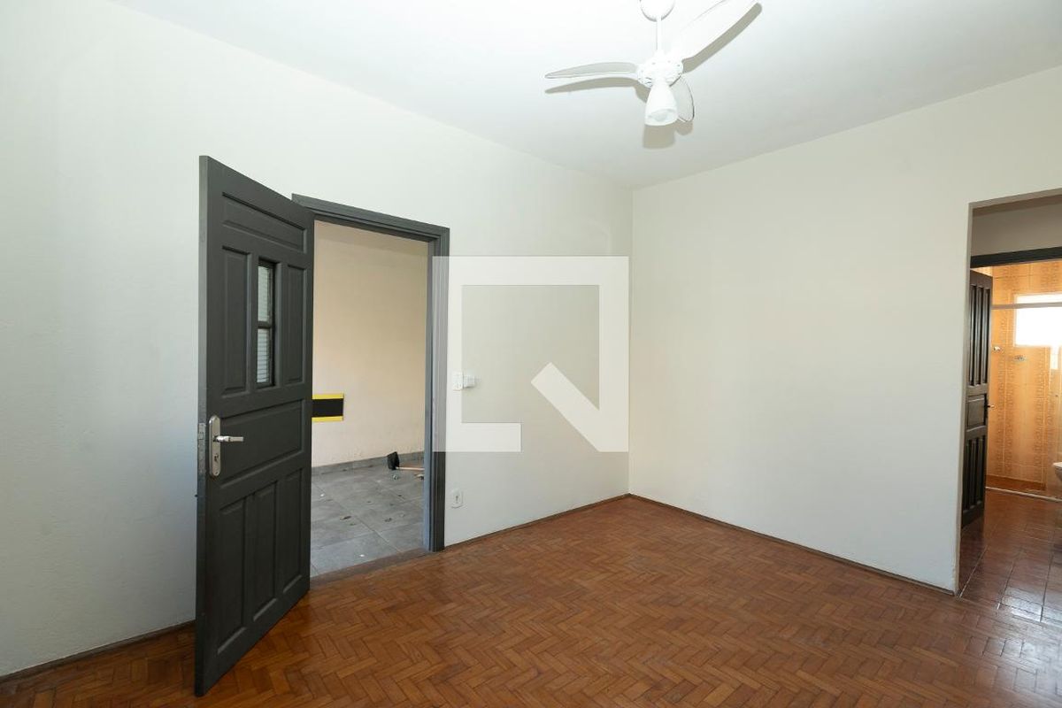 Casa à Venda - Jardim Flamboyant, 2 Quartos,  300 m2 em , Campinas - sp | SoloBR