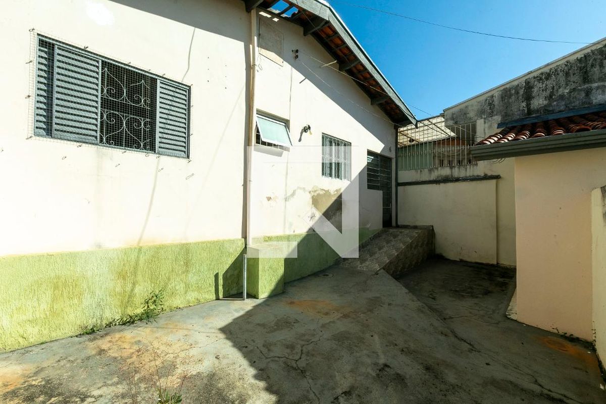 Casa à Venda - Jardim Flamboyant, 2 Quartos,  300 m2 em , Campinas - sp | SoloBR
