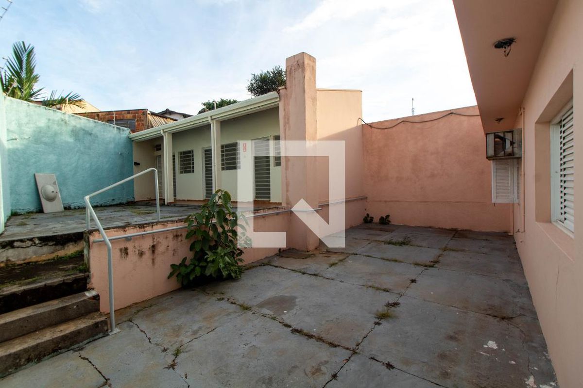 Casa à Venda - Guanabara, 4 Quartos,  350 m2 em , Campinas - sp | SoloBR