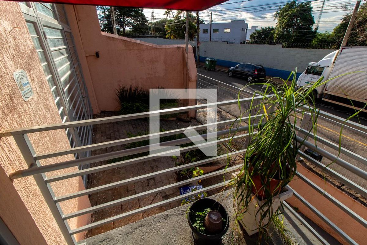 Casa à Venda - Guanabara, 4 Quartos,  350 m2 em , Campinas - sp | SoloBR
