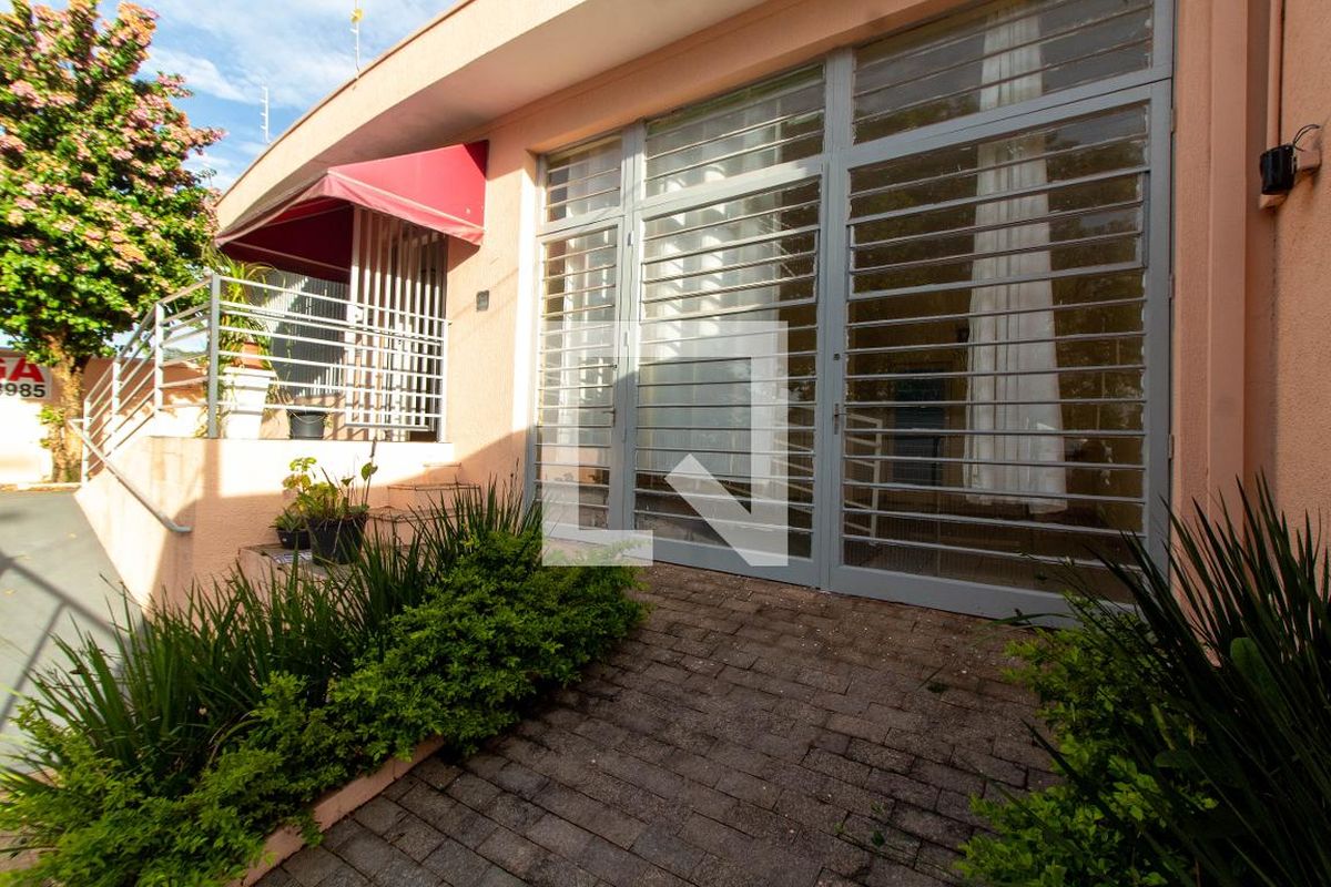 Casa à Venda - Guanabara, 4 Quartos,  350 m2 em , Campinas - sp | SoloBR