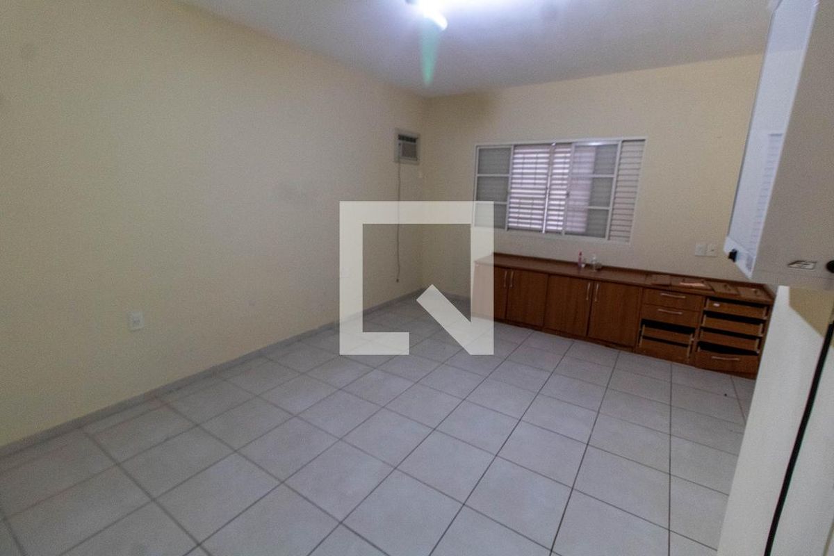 Casa à Venda - Guanabara, 4 Quartos,  350 m2 em , Campinas - sp | SoloBR