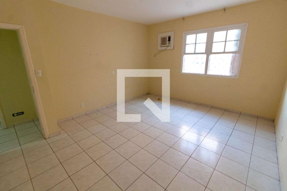 Casa à Venda - Guanabara, 4 Quartos,  350 m2 em , Campinas - sp | SoloBR