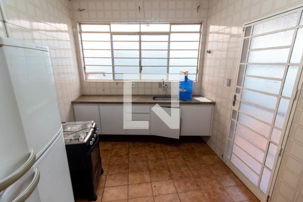 Casa à Venda - Guanabara, 4 Quartos,  350 m2 em , Campinas - sp | SoloBR