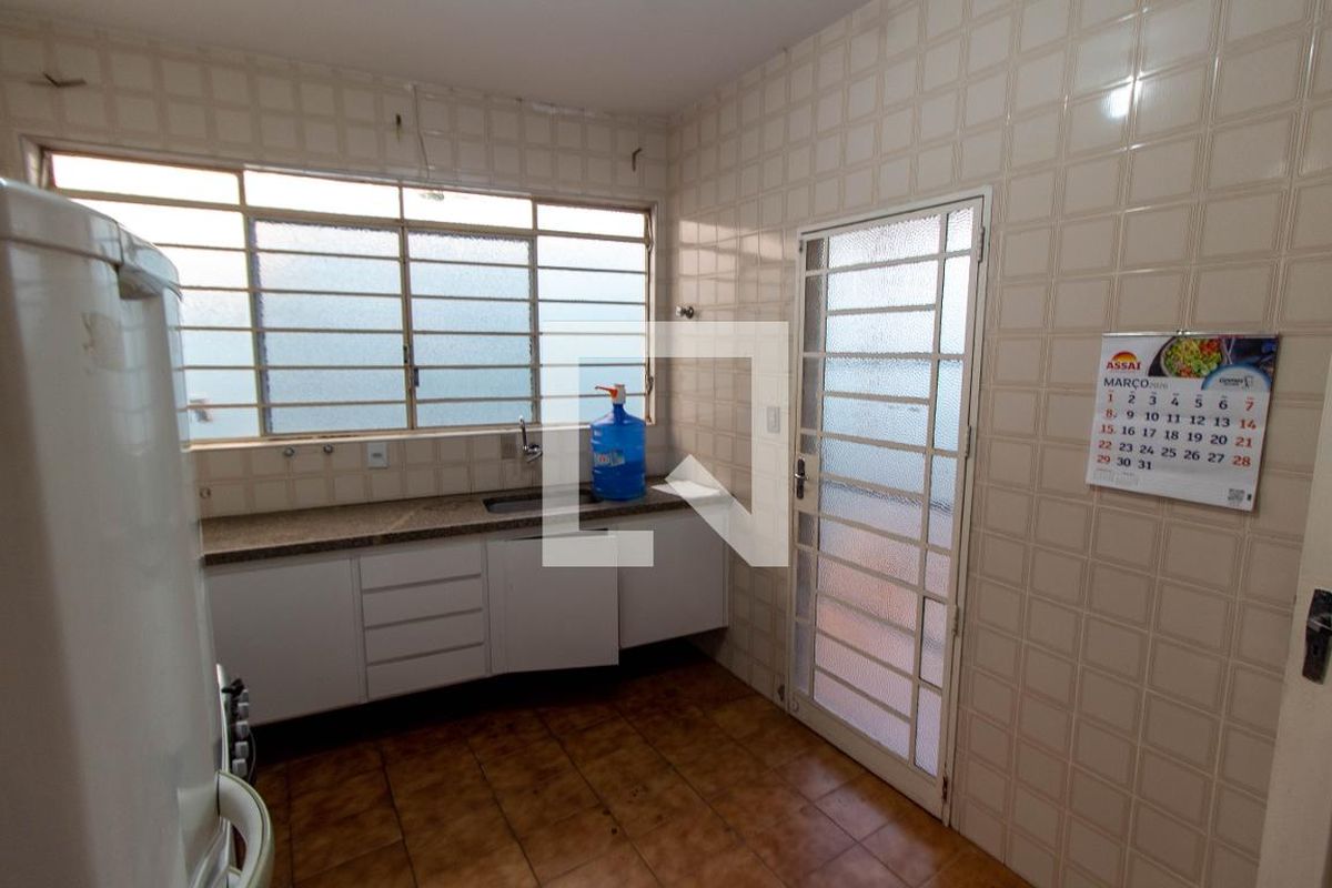 Casa à Venda - Guanabara, 4 Quartos,  350 m2 em , Campinas - sp | SoloBR