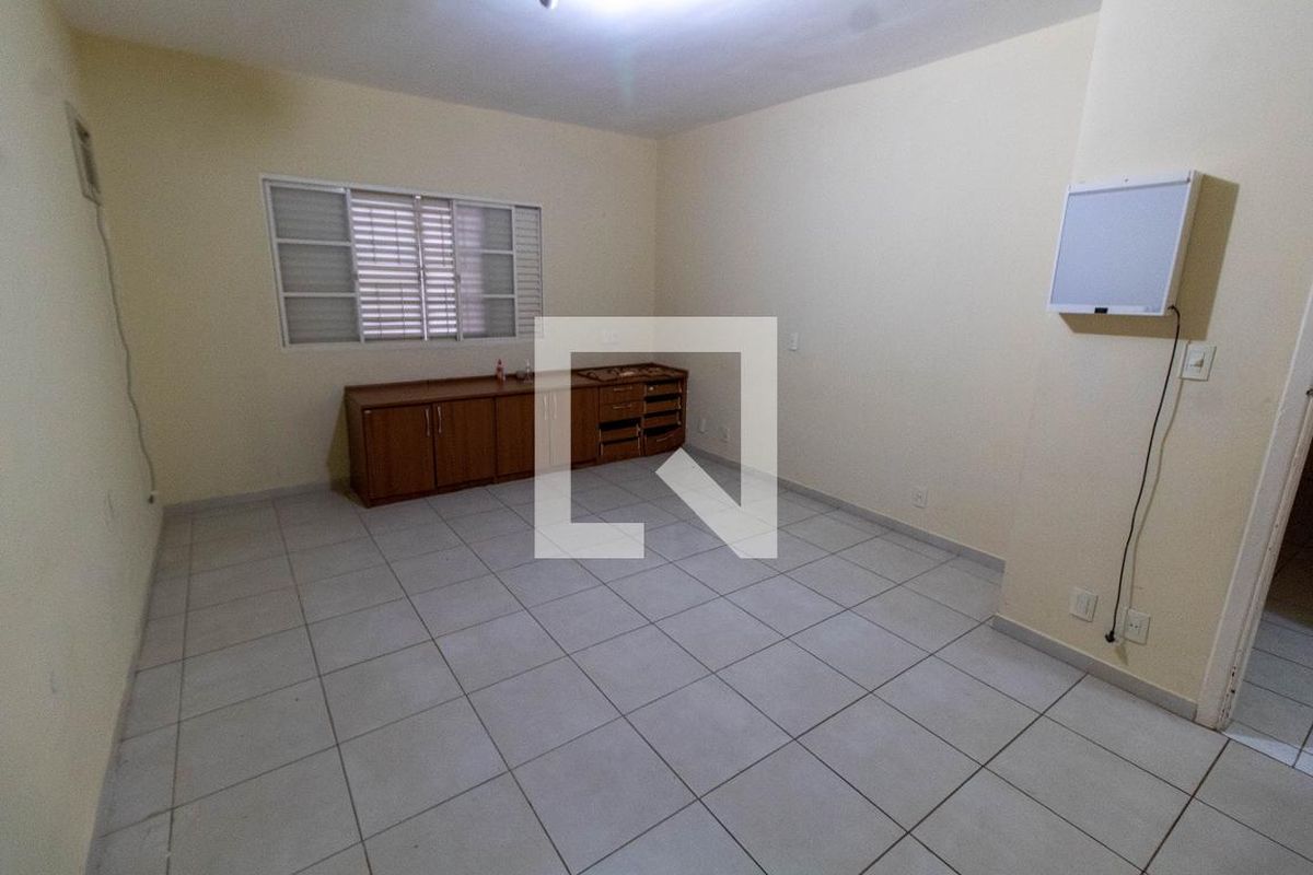 Casa à Venda - Guanabara, 4 Quartos,  350 m2 em , Campinas - sp | SoloBR