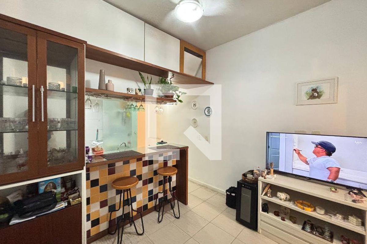 Apartamento, 1 quarto, 41 m² - Foto 2