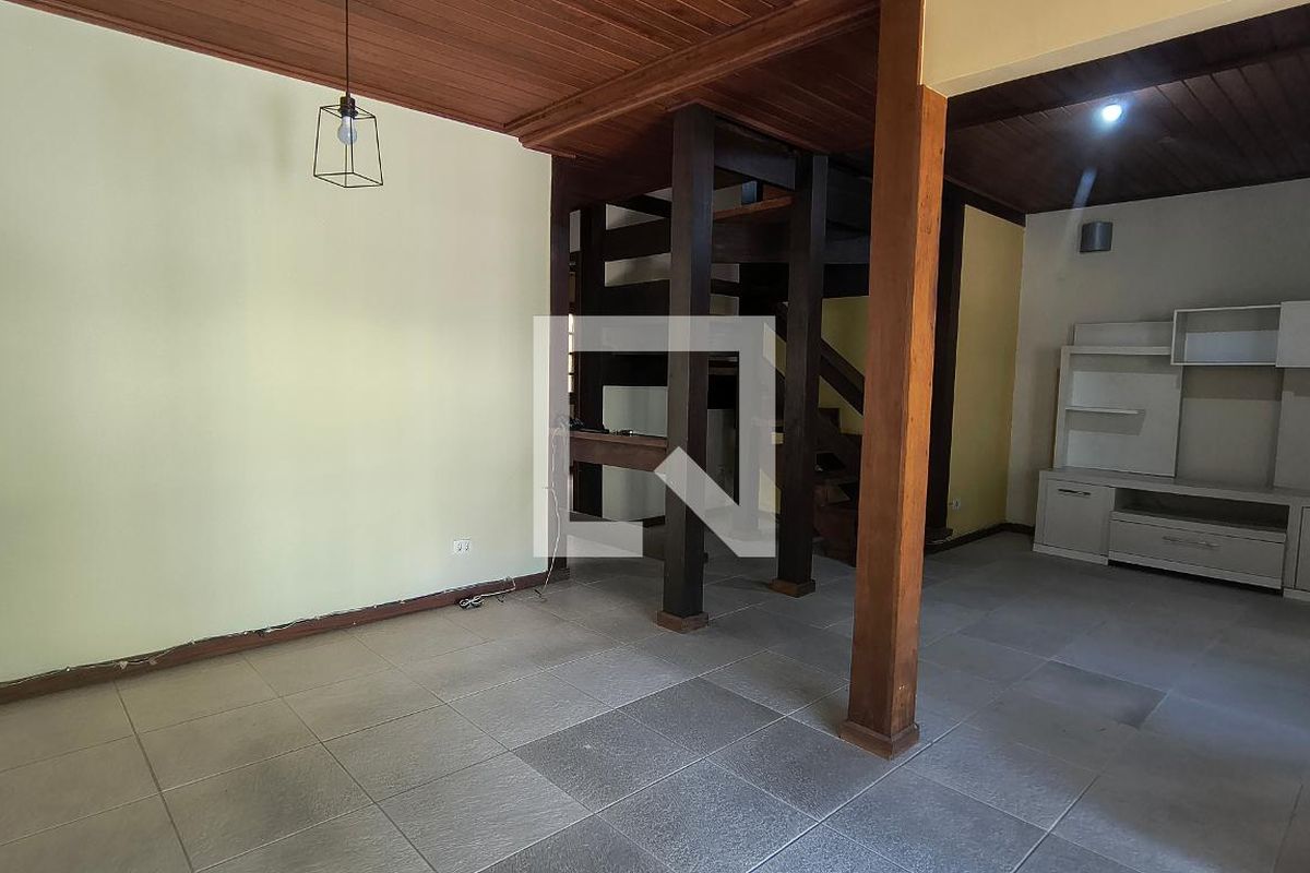 Casa, 5 quartos, 160 m² - Foto 1