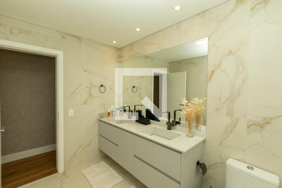 Casa à Venda - Lot. Alphaville Campinas, 4 Quartos,  421 m2 em , Campinas - sp | SoloBR