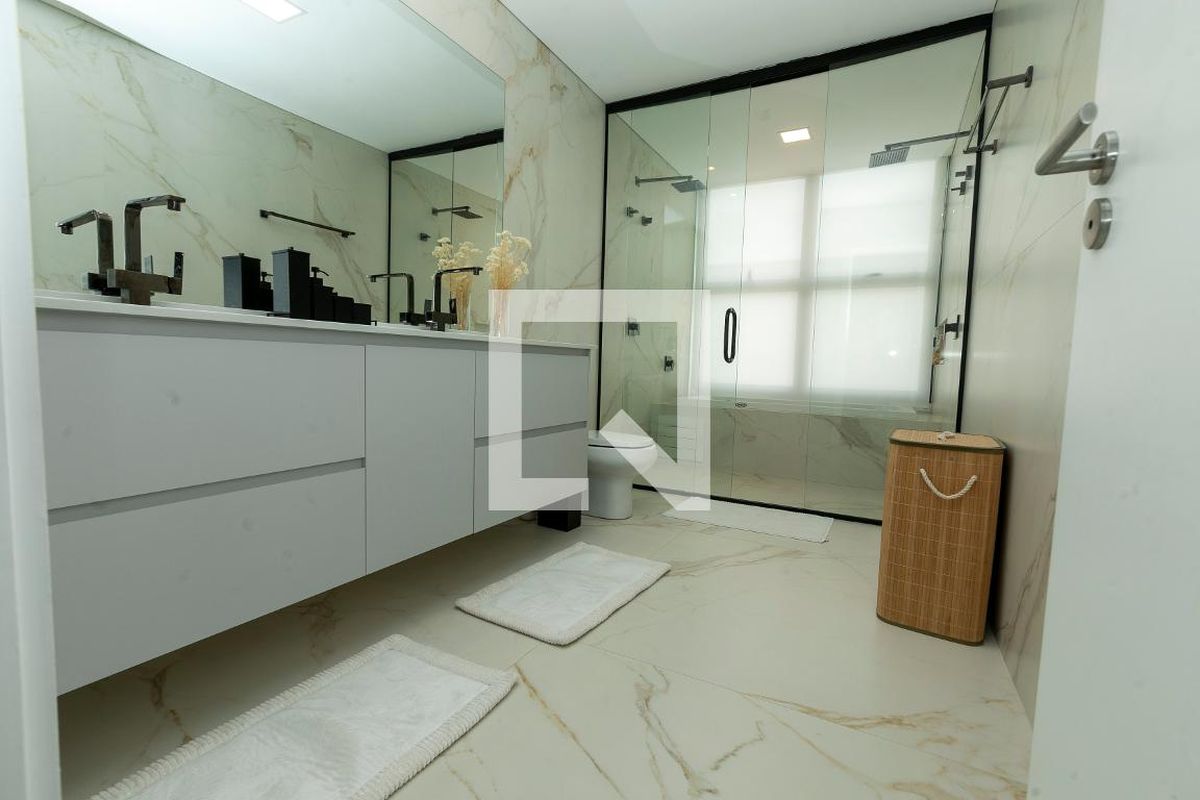 Casa à Venda - Lot. Alphaville Campinas, 4 Quartos,  421 m2 em , Campinas - sp | SoloBR