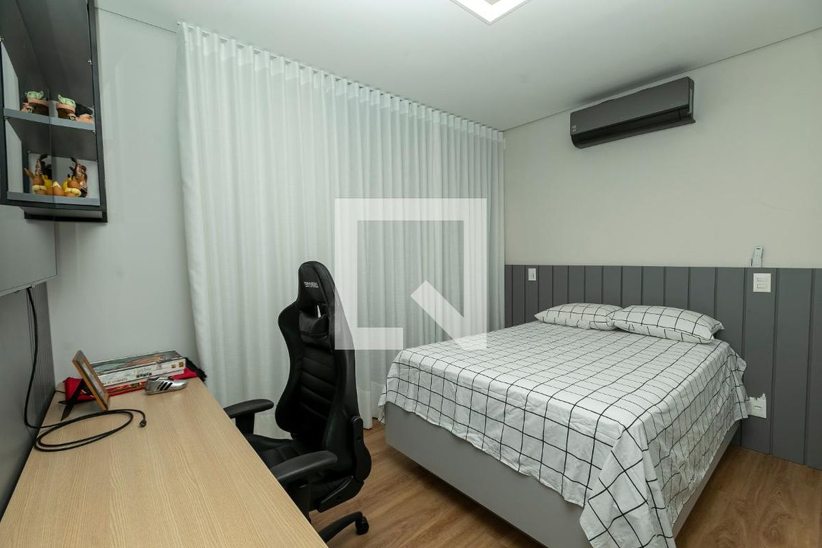Casa à Venda - Lot. Alphaville Campinas, 4 Quartos,  421 m2 em , Campinas - sp | SoloBR