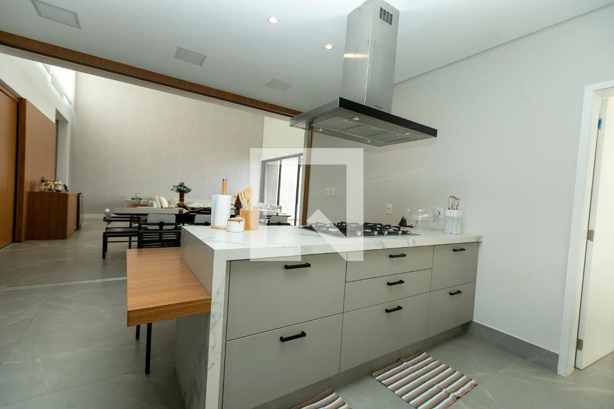 Casa à Venda - Lot. Alphaville Campinas, 4 Quartos,  421 m2 em , Campinas - sp | SoloBR