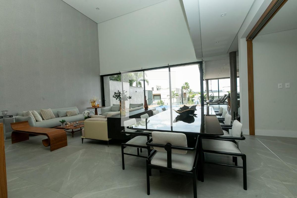 Casa à Venda - Lot. Alphaville Campinas, 4 Quartos,  421 m2 em , Campinas - sp | SoloBR