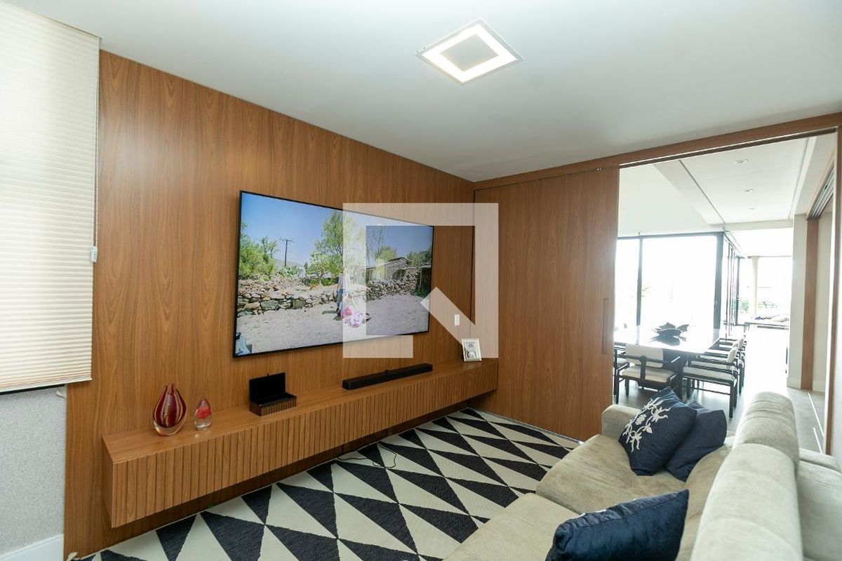 Casa à Venda - Lot. Alphaville Campinas, 4 Quartos,  421 m2 em , Campinas - sp | SoloBR