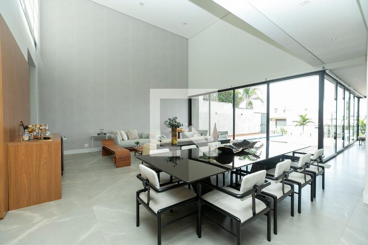 Casa à Venda - Lot. Alphaville Campinas, 4 Quartos,  421 m2 em , Campinas - sp | SoloBR