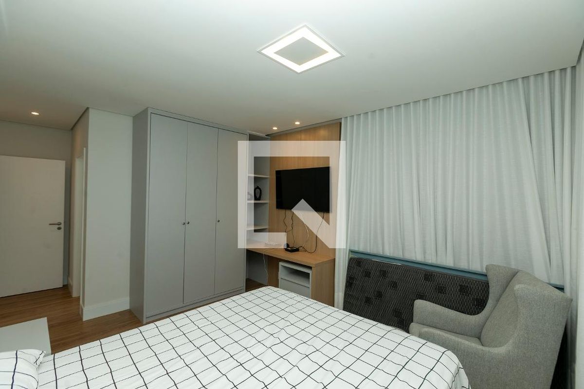 Casa à Venda - Lot. Alphaville Campinas, 4 Quartos,  421 m2 em , Campinas - sp | SoloBR