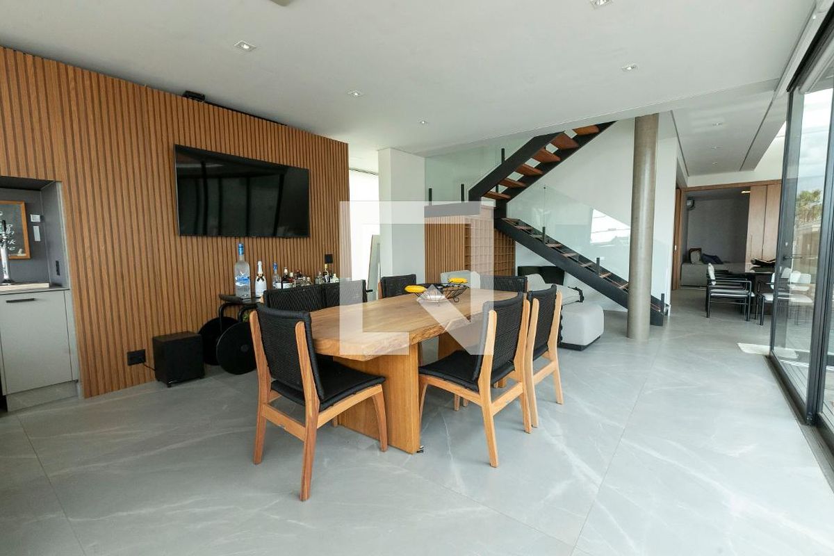 Casa à Venda - Lot. Alphaville Campinas, 4 Quartos,  421 m2 em , Campinas - sp | SoloBR