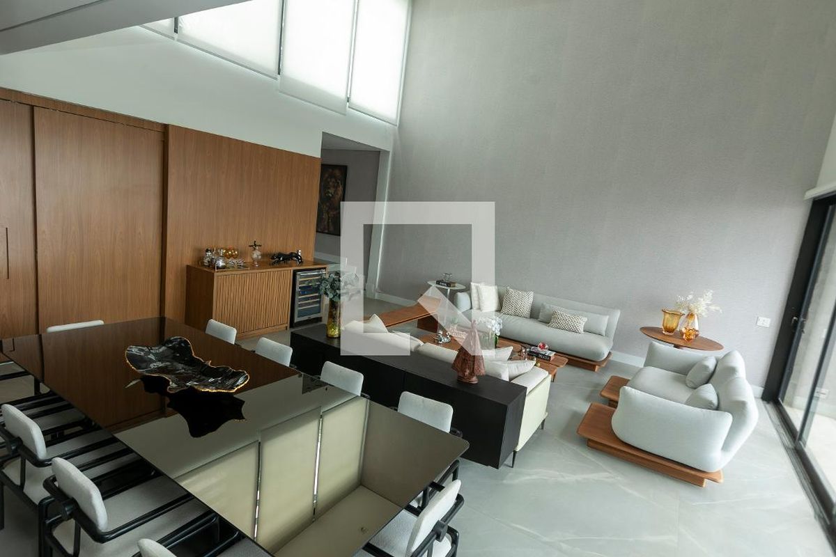 Casa à Venda - Lot. Alphaville Campinas, 4 Quartos,  421 m2 em , Campinas - sp | SoloBR