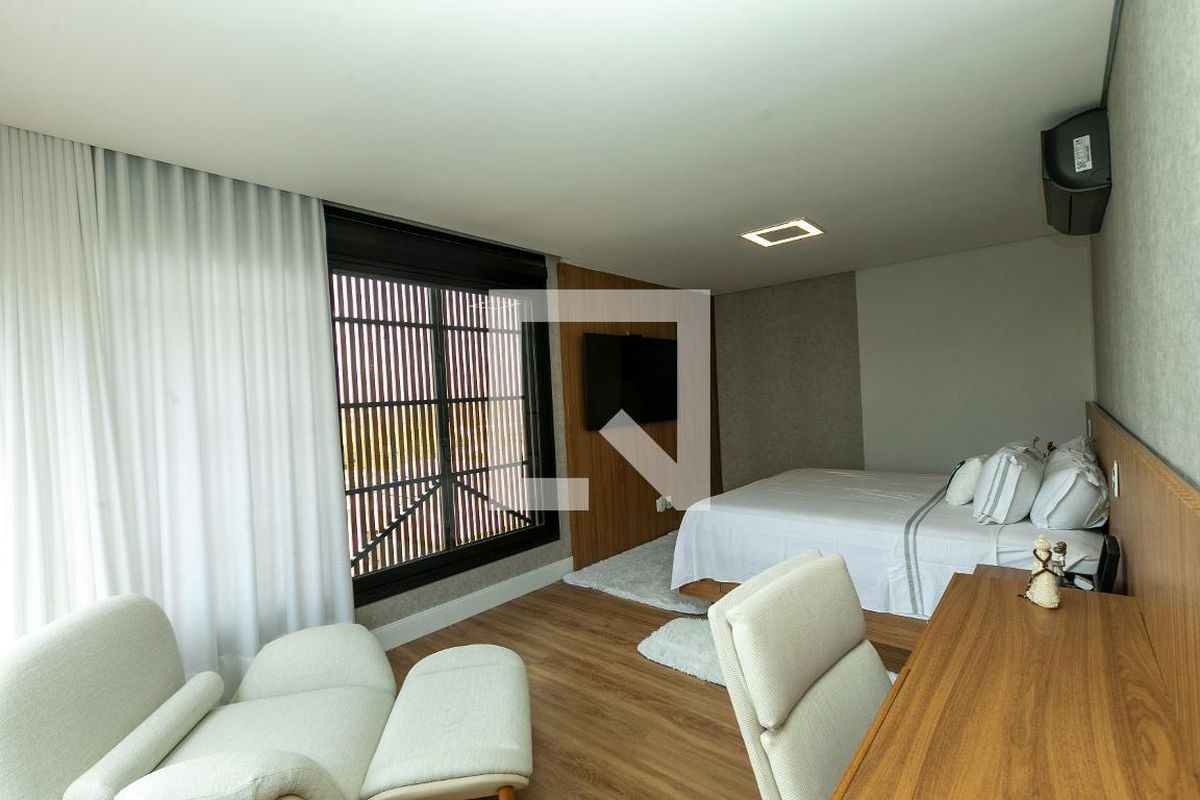 Casa à Venda - Lot. Alphaville Campinas, 4 Quartos,  421 m2 em , Campinas - sp | SoloBR